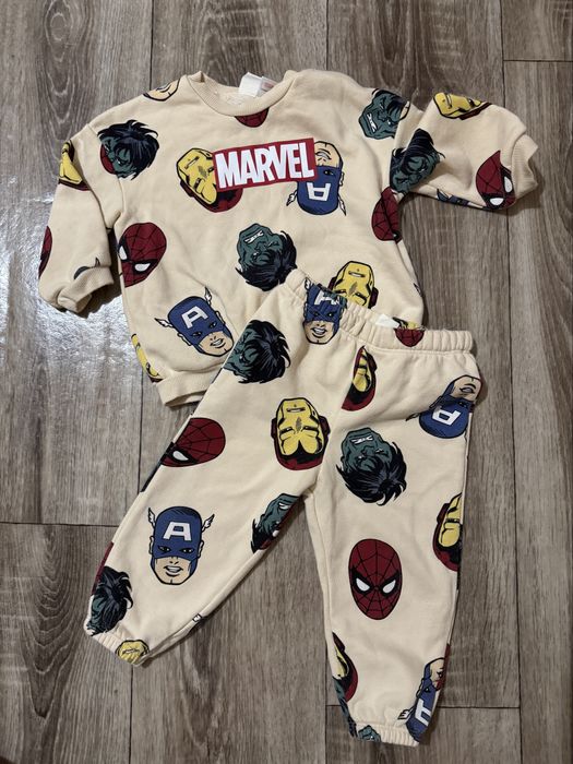 Костюм дитячий HM на флісі розмір 80 Marvel