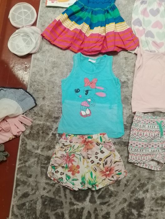 Подарую літній одяг для дівчинки