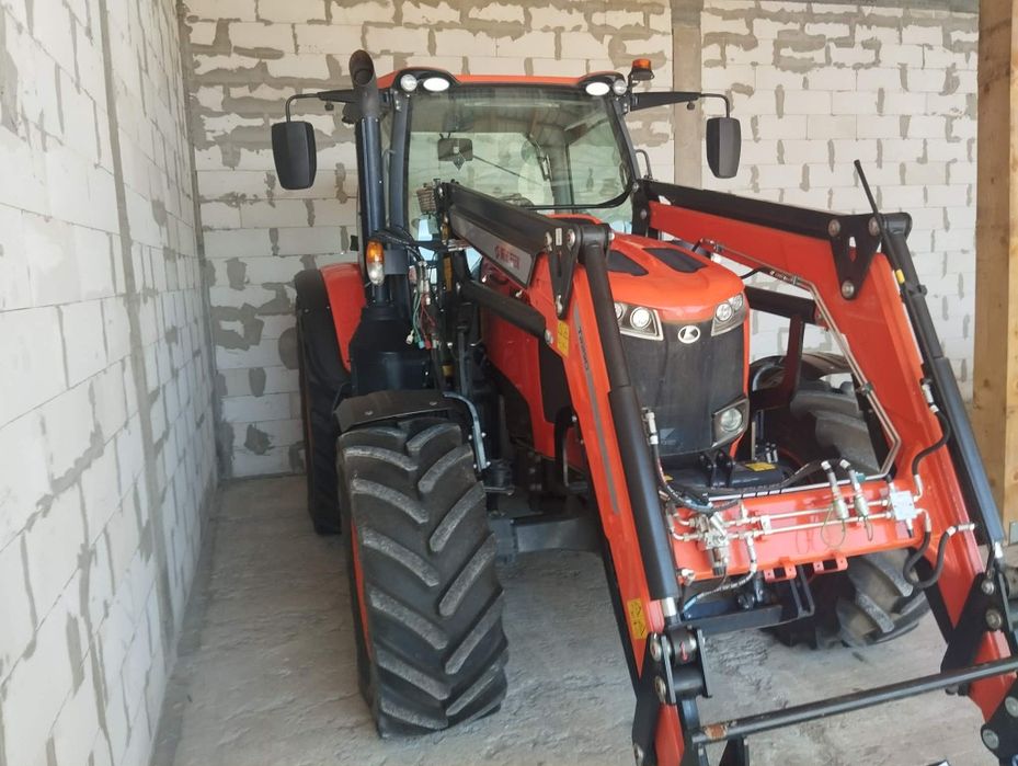 Kubota M6-142 z ładowaczem czołowym