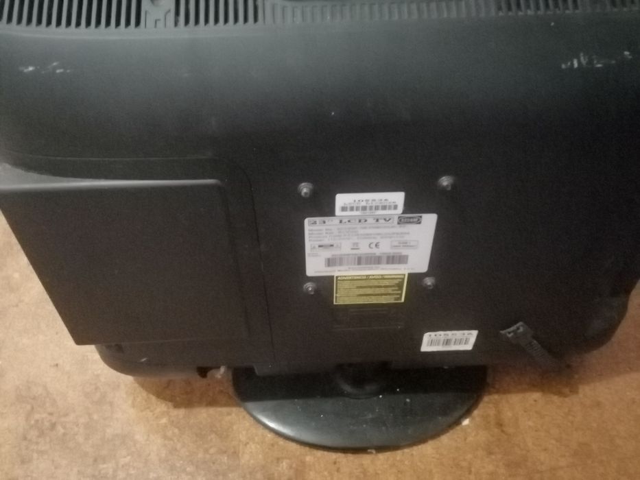 Televisão usada avariada