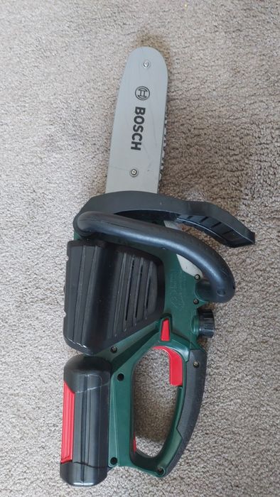 Дитяча іграшка бензопила