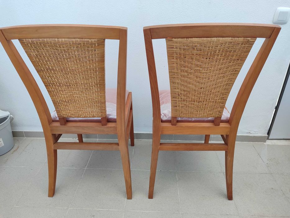 Cadeiras de madeira / Wooden Chairs