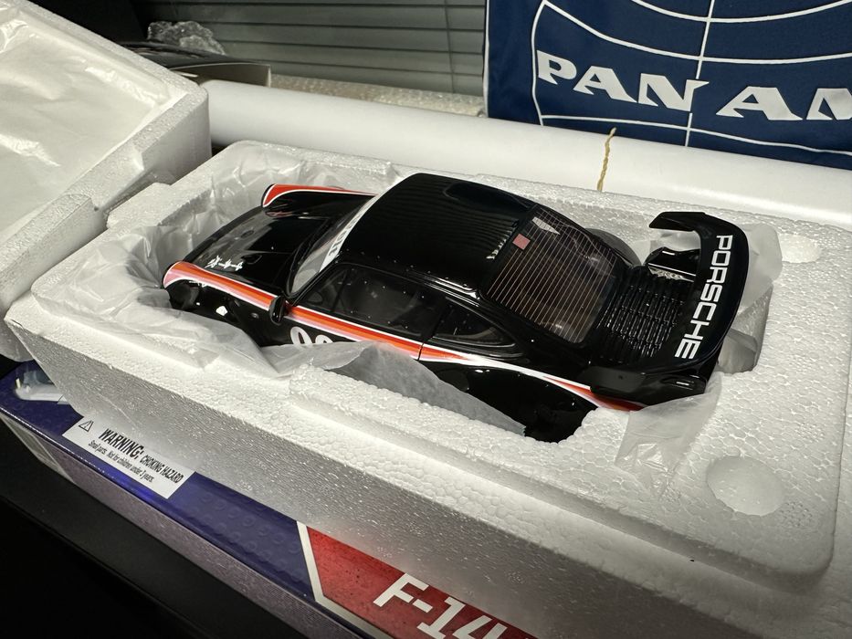 Porsche 911 (930) RWB 1:18 GT Spirit