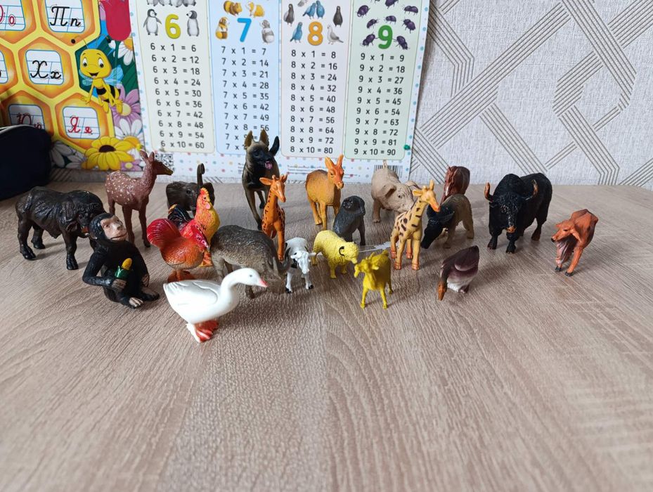 Дитячі іграшкові звірятка