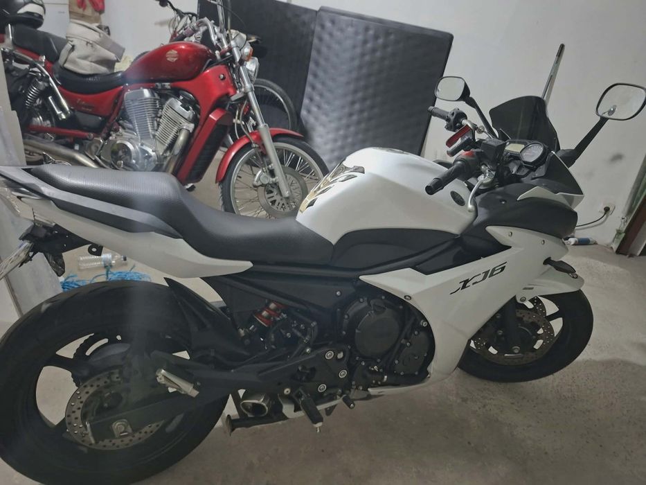 Yamaha XJ6 ano 2011 como nova