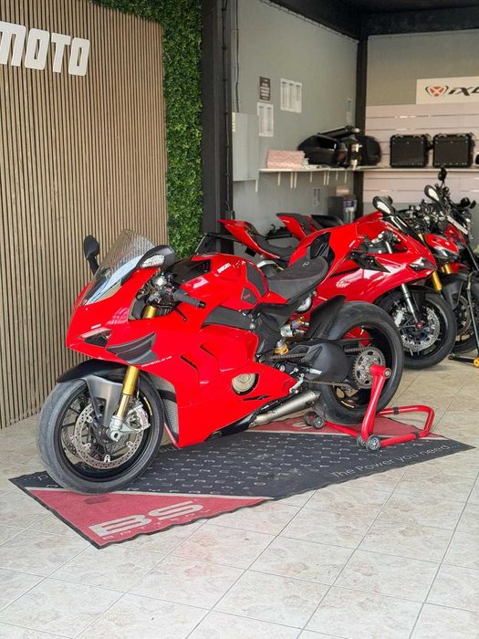 Ducati Panigale V4S