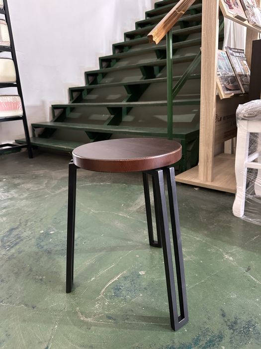 Табурет в стилі Loft