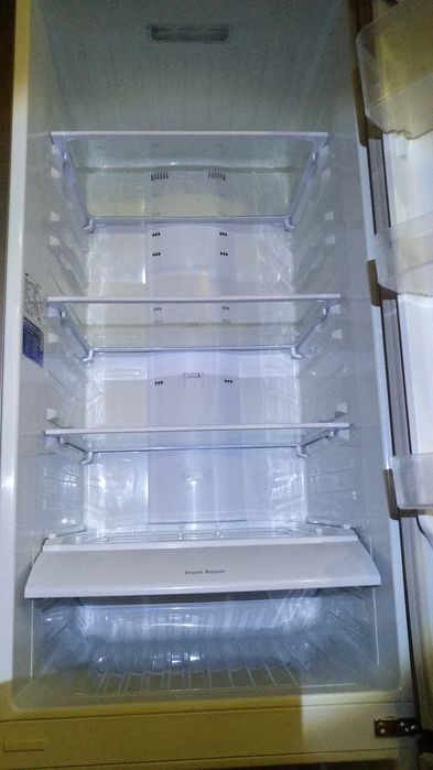 Холодильник Samsung