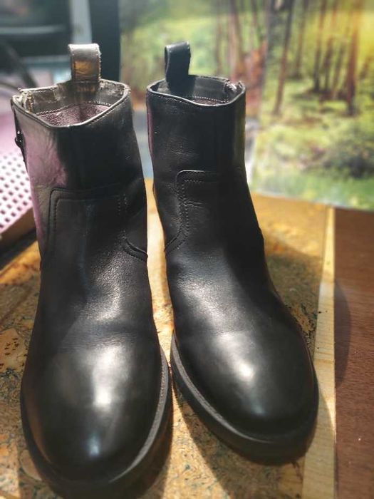 botki czarne,damskie ze skóry naturalnej ,rozm 39. Oferta aktualna