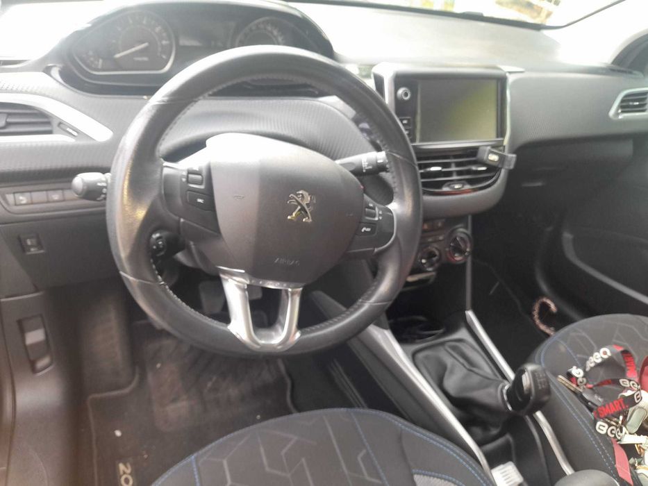 Peugeot 2008 1.2 Style | 95.000 km | Distribuição Mudada | Câmara Traseira | Bola Reboque