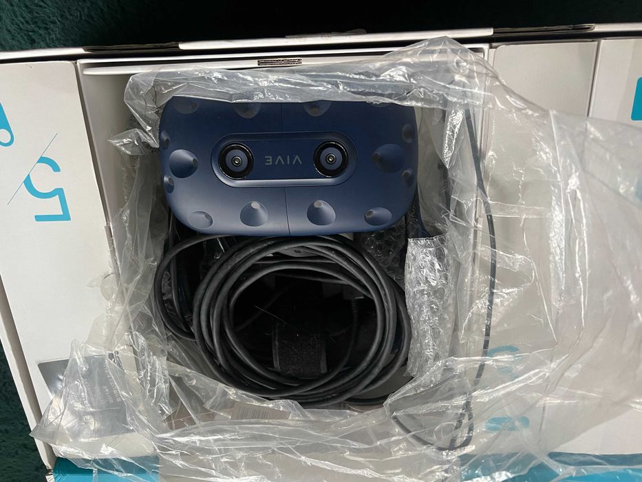 HTC VIVE Pro Full Kit VR | 2x Base Station 2.0 | mało używany | sprawny