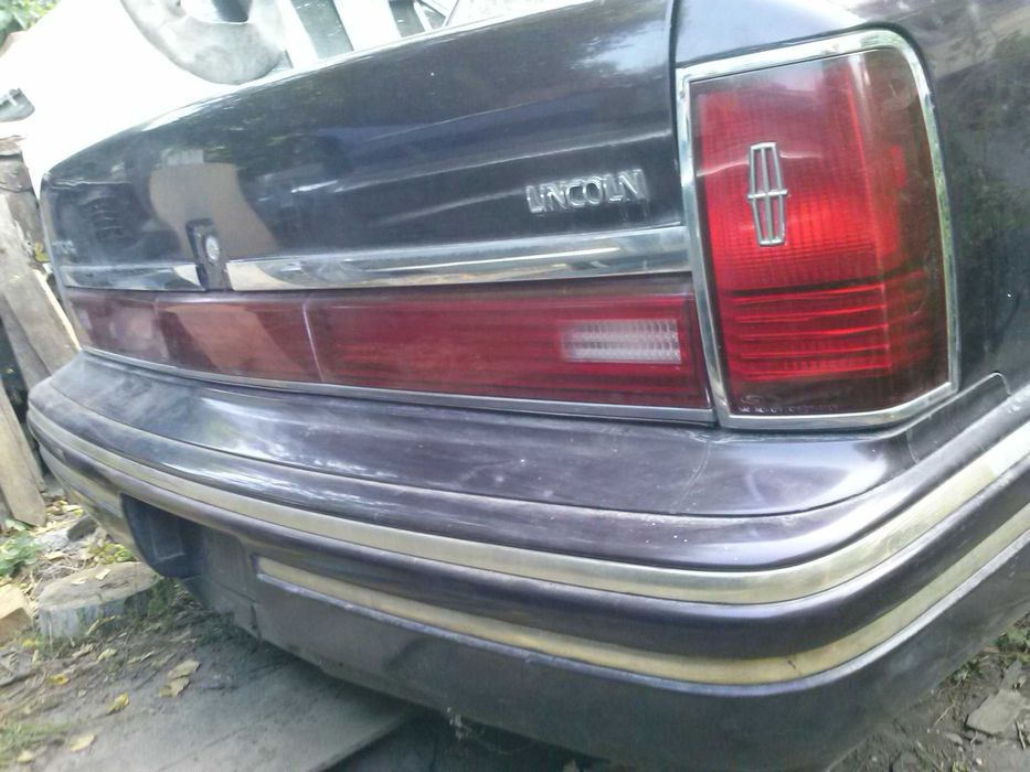 lincoln town car 1992 4.6 вишневый не на ходу