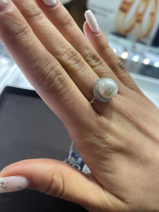 серебряное кольцо с жемчужиной 17 р