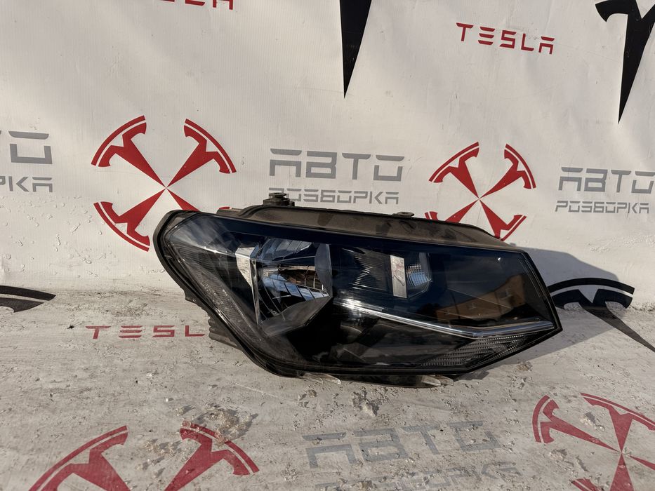 Фара передня права vw caddi 2015р