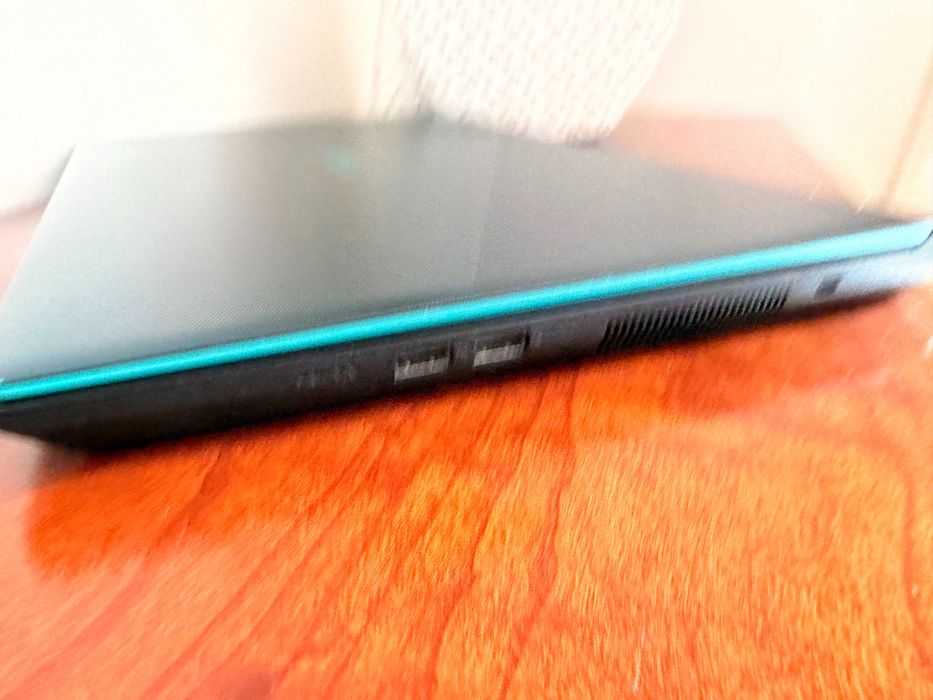 Asus X560u Gamming 15.6"FHD|i5-8250U|16GB Ram|Ssd 512Gb|GTX1050 4Gb|