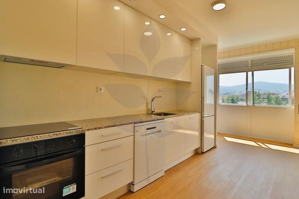 Arrenda-se Apartamento T3 - São Vítor