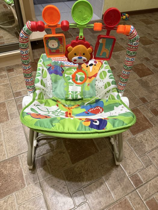 Дуже зручний дитячий шезлонг-качеля