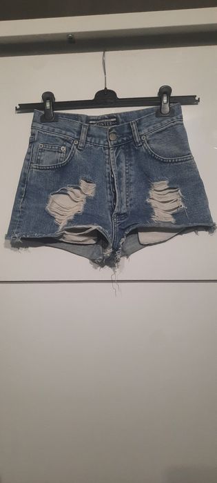 Krótkie jeansowe spodenki