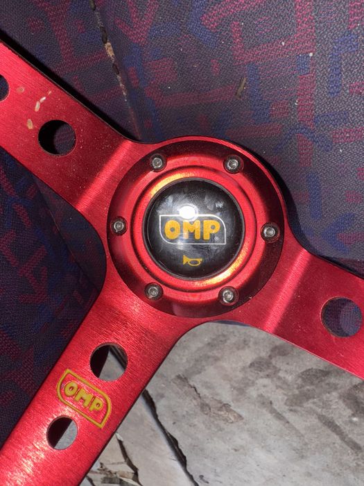 Volante desportivo OMP