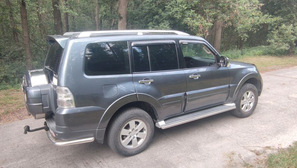 Mitsubishi pajero 4