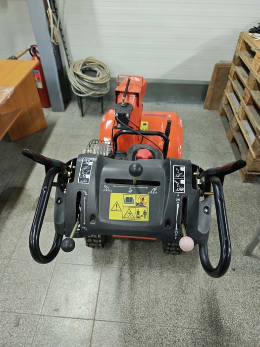 Odśnieżarka spalinowa Husqvarna ST 224 (8.5 KM)