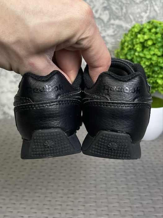 Reebok кроссовки 26 размер детские кожаные спортивные черные