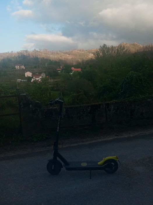 Vendo trotinete elétrica em bom estado