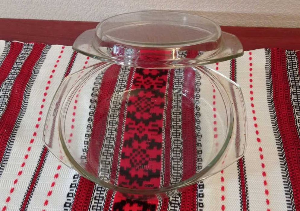 Форма для запікання велика в гарному стані 39х27х6 см