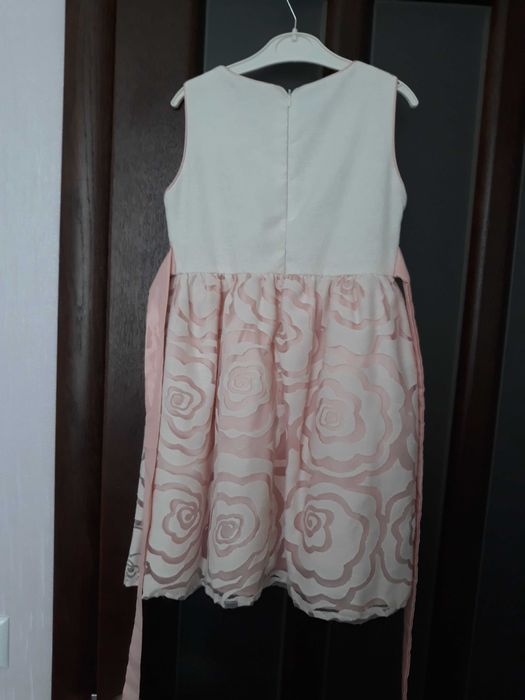 Нарядное платье 5-6 лет