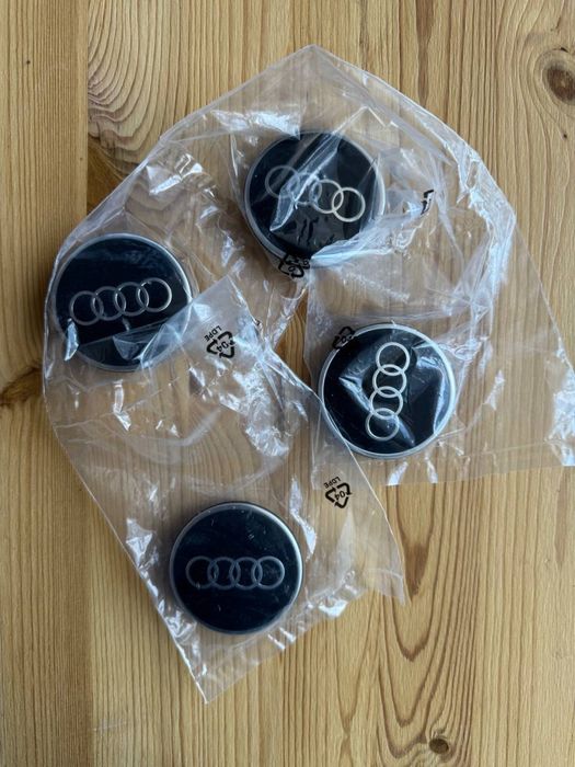 Оригінальниі ковпачки заглушки Audi 81A 601 170: 1 500 грн