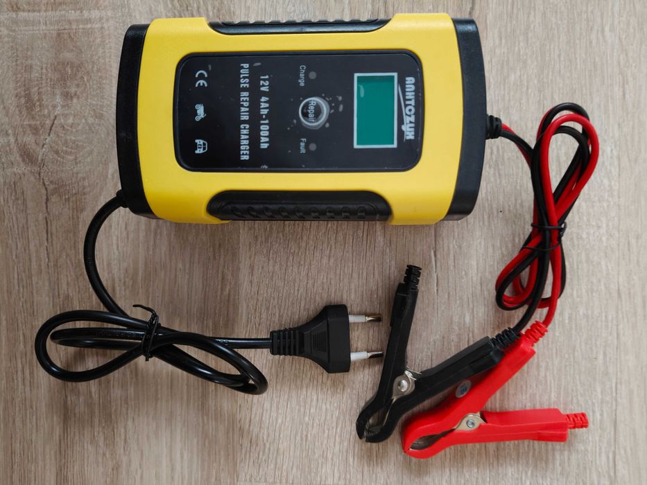 Импульсное автомобильное зарядное устройство