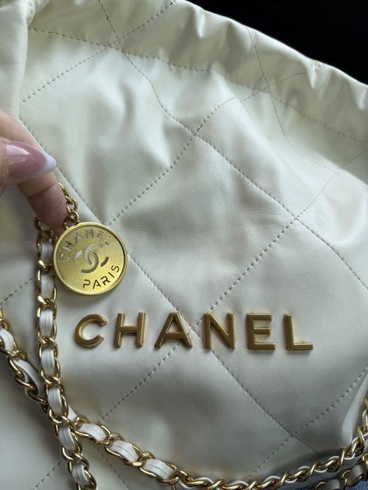 Сумка  Chanel 22 кожа