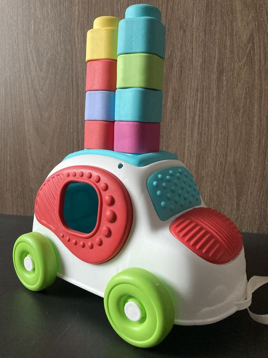 Autko clemmy z miękkimi klockami samochodzik