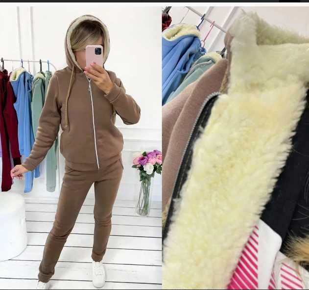 Жіночий теплий спортивний костюм з овчиноюй 56-58