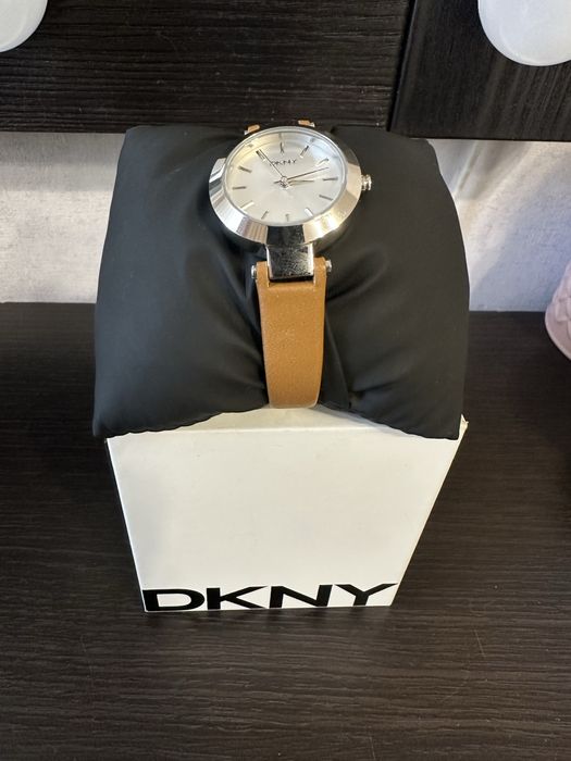 Годинник DKNYжіночій