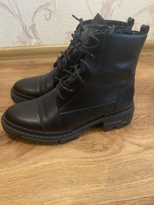 Зимові черевики 39 розмір
