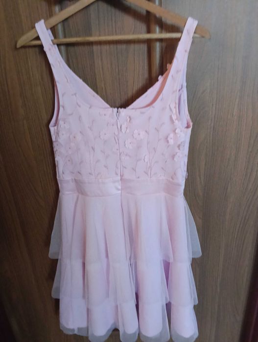 Sukienka różowa imprezowa