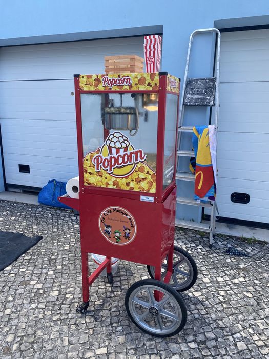 Máquina de pipocas e algodão doce