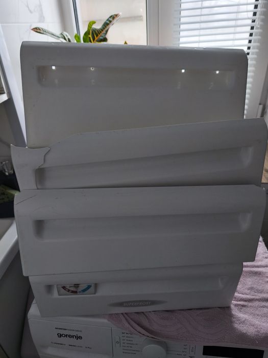 Морозильна камера на 4 полички