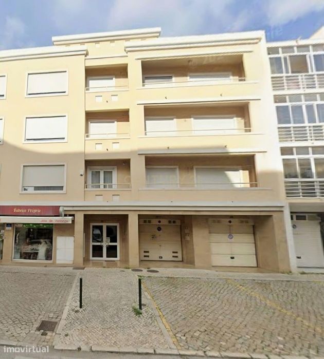 Garagem tipo box - Centro de Vialonga
