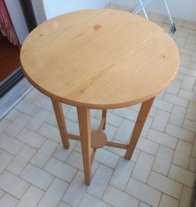 Mesa redonda de Madeira