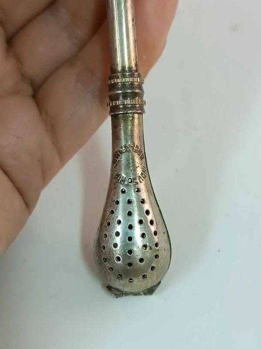 Bonito copo shaker em cristal e prata