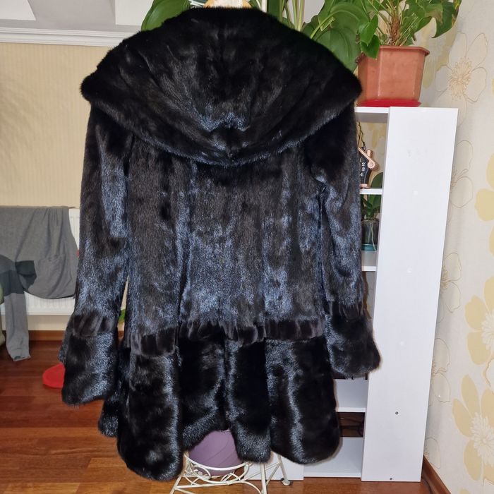 Норкова шубка гарнюча