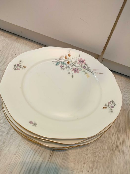 Sprzedam porcelanę talerze, talerzyki, sosjerka, patery duże , waza