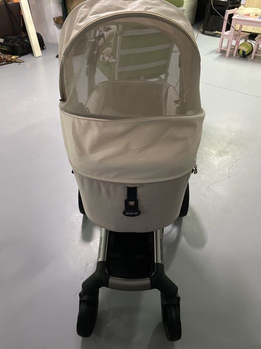 carrinho marca Jane rider inclui alcofa, ovinho e cadeira passeio