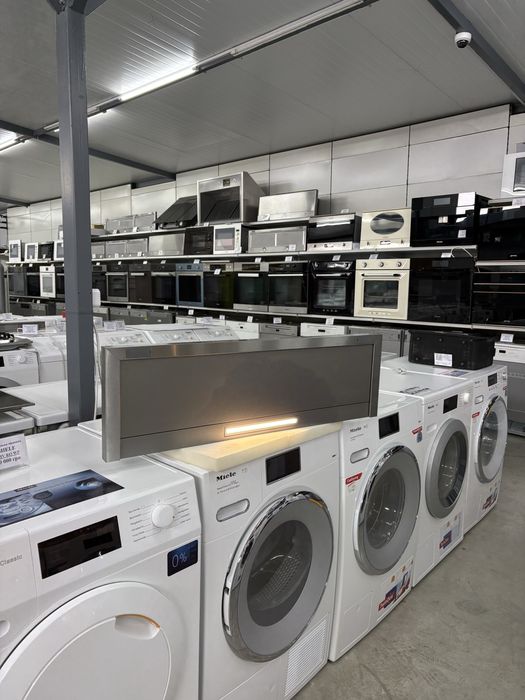 Сучасна виїзна витяжка Miele DAS 2920