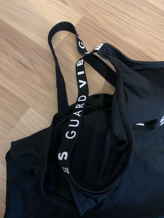 czarny jednoczęściowy strój kąpielowy sinsay