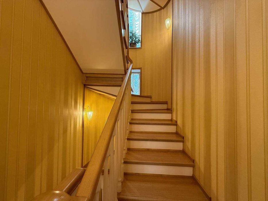 Продам хозяйский дом у моря в Совиньоне — 296 м², закрытый поселок!