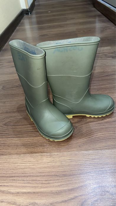 Чоботи гумові