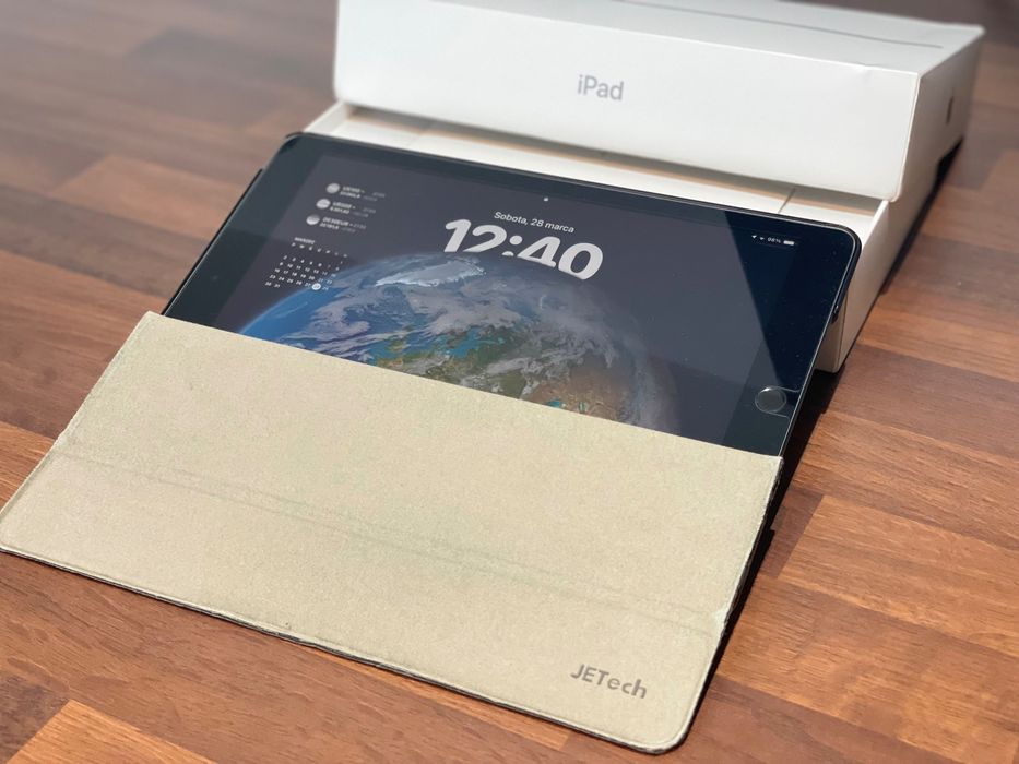iPad (9 gen) jak nowy + etui + pudełko + szkło hartowane